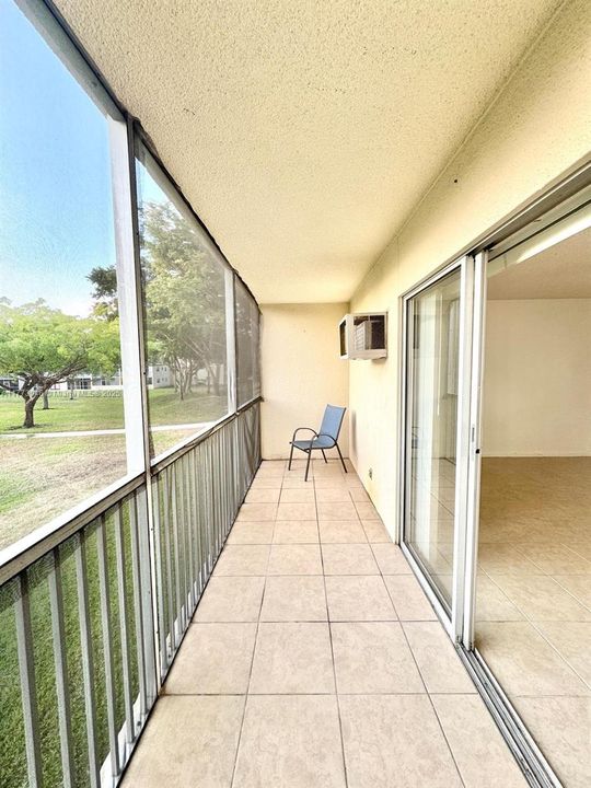 Vendido Recientemente: $114,900 (1 camas, 1 baños, 811 Pies cuadrados)