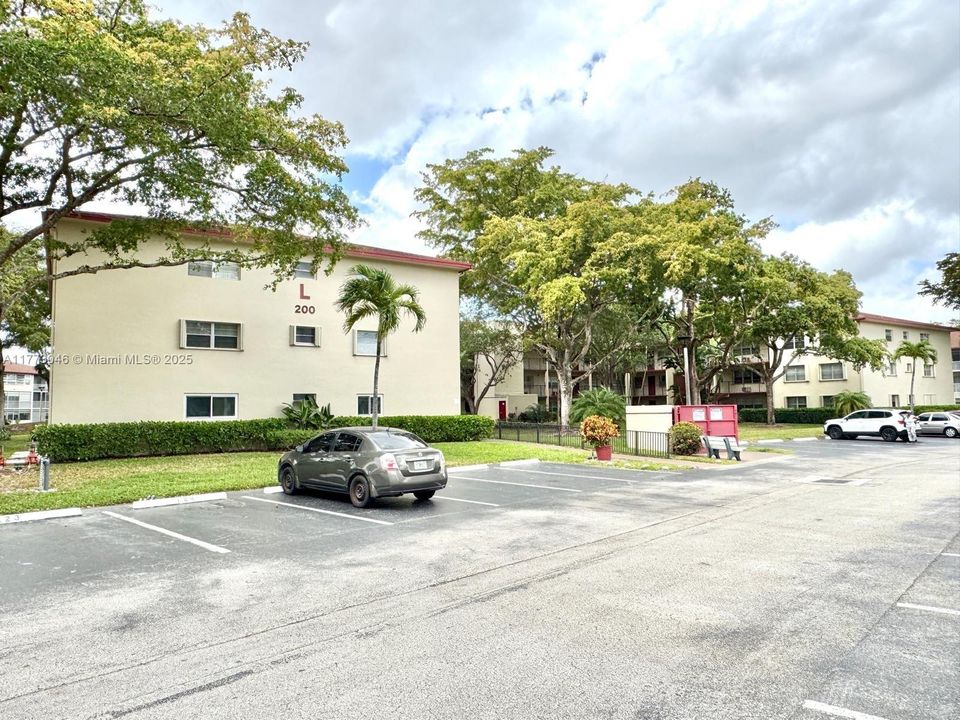 Vendido Recientemente: $114,900 (1 camas, 1 baños, 811 Pies cuadrados)