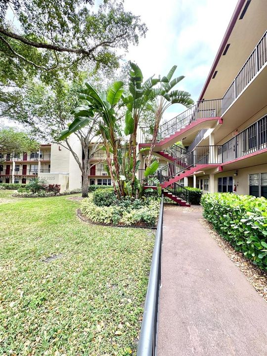 Vendido Recientemente: $114,900 (1 camas, 1 baños, 811 Pies cuadrados)