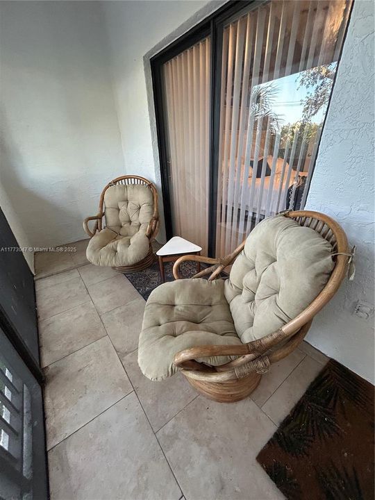 Recently Sold: $235,000 (2 beds, 2 baths, 858 Square Feet)