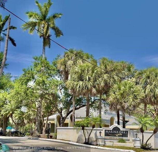 Recently Sold: $235,000 (2 beds, 2 baths, 858 Square Feet)