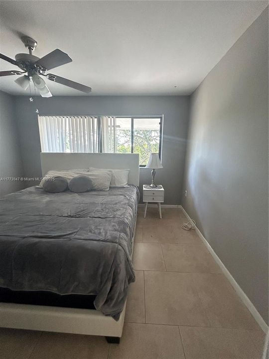 Recently Sold: $235,000 (2 beds, 2 baths, 858 Square Feet)