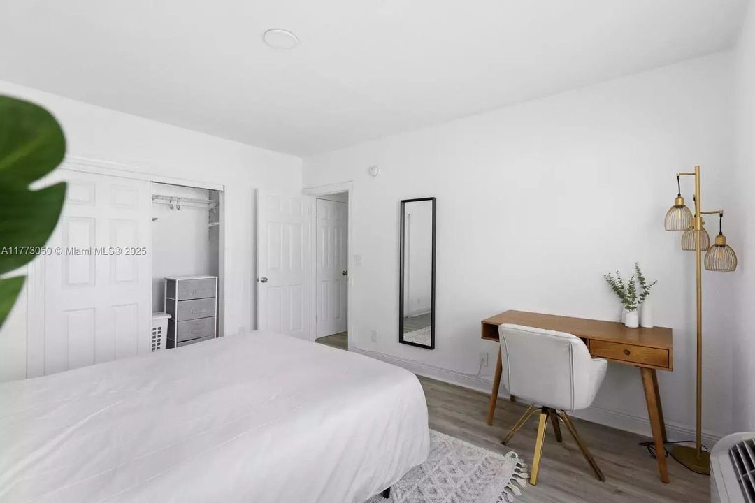 最近租的: $2,450 (2 贝兹, 1 浴室, 741 平方英尺)