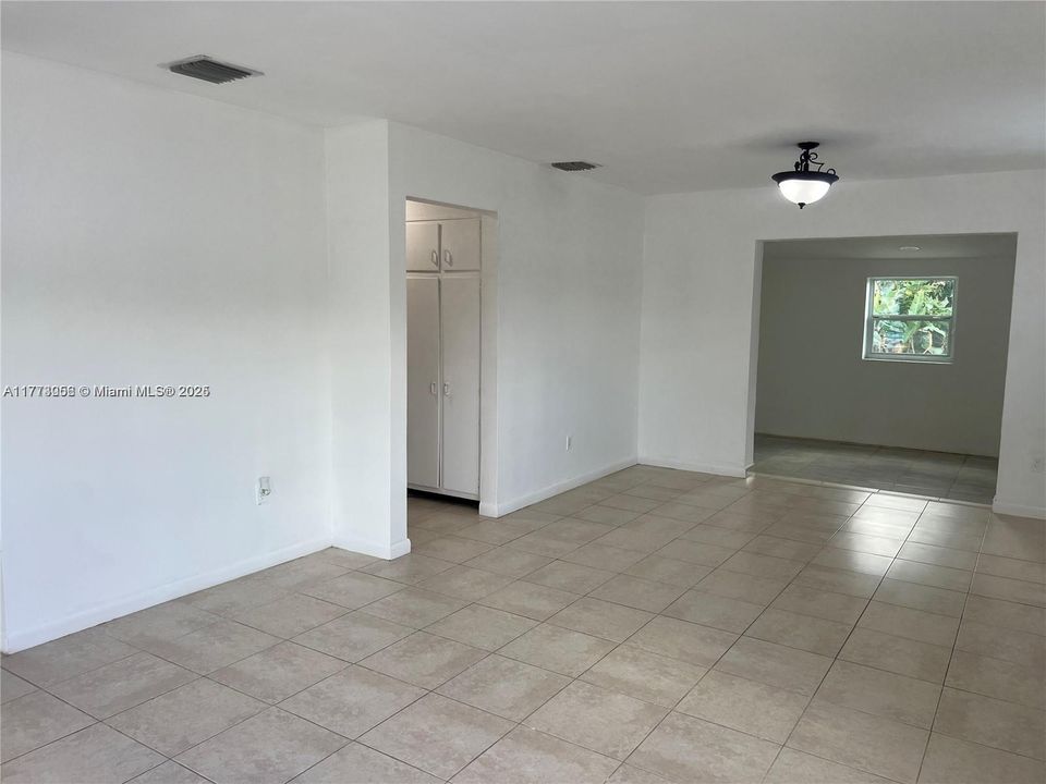 Recently Sold: $517,900 (3 beds, 2 baths, 1414 Square Feet)