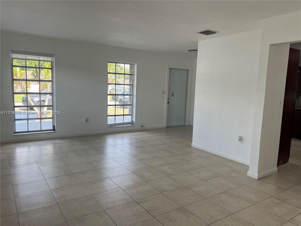 Recently Sold: $517,900 (3 beds, 2 baths, 1414 Square Feet)