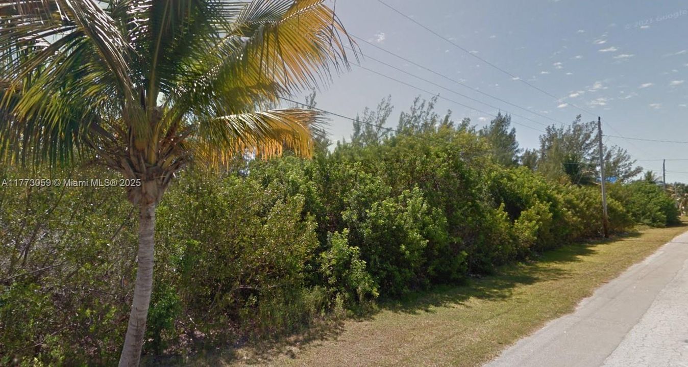 For Sale: $299,000 (0.17 acres)