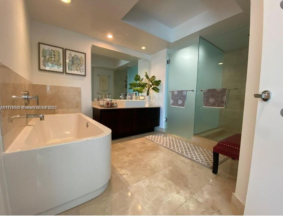 En Venta: $950,000 (3 camas, 2 baños, 1489 Pies cuadrados)