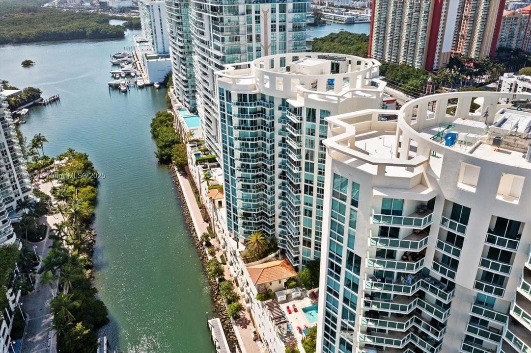 En Venta: $950,000 (3 camas, 2 baños, 1489 Pies cuadrados)