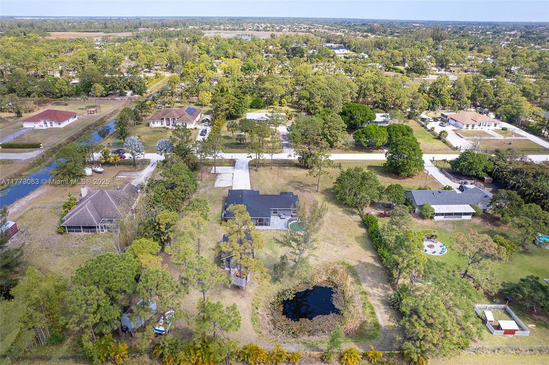 Vendido Recientemente: $629,999 (3 camas, 2 baños, 1541 Pies cuadrados)