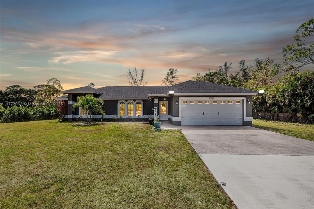 Vendido Recientemente: $629,999 (3 camas, 2 baños, 1541 Pies cuadrados)