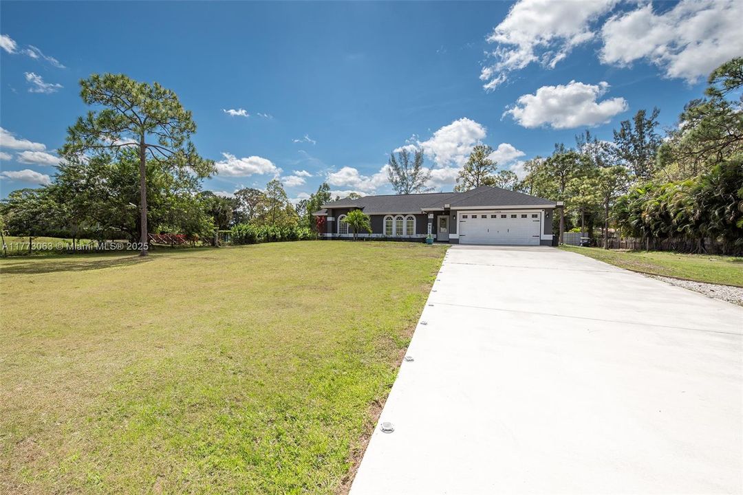 Vendido Recientemente: $629,999 (3 camas, 2 baños, 1541 Pies cuadrados)