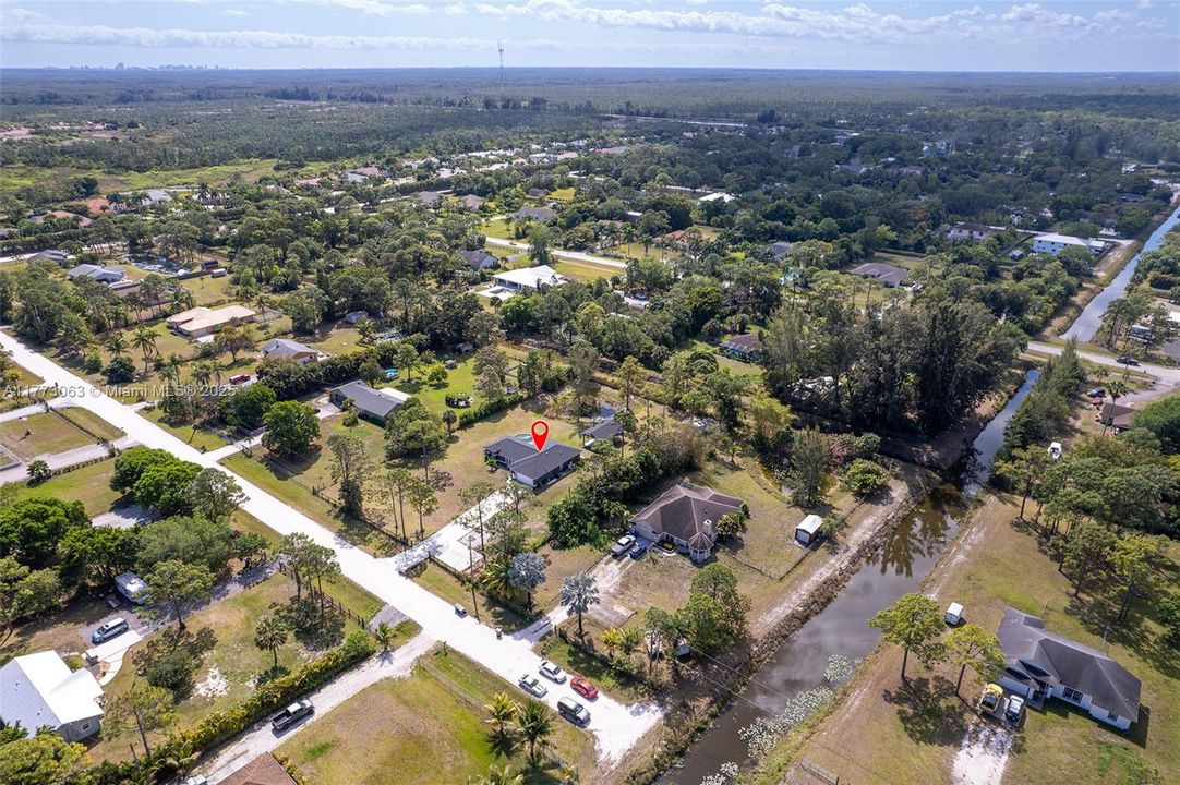 Vendido Recientemente: $629,999 (3 camas, 2 baños, 1541 Pies cuadrados)