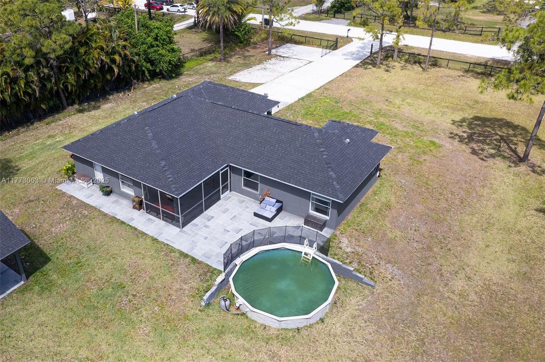 Vendido Recientemente: $629,999 (3 camas, 2 baños, 1541 Pies cuadrados)