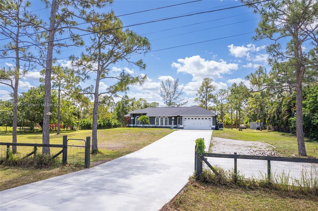 Vendido Recientemente: $629,999 (3 camas, 2 baños, 1541 Pies cuadrados)