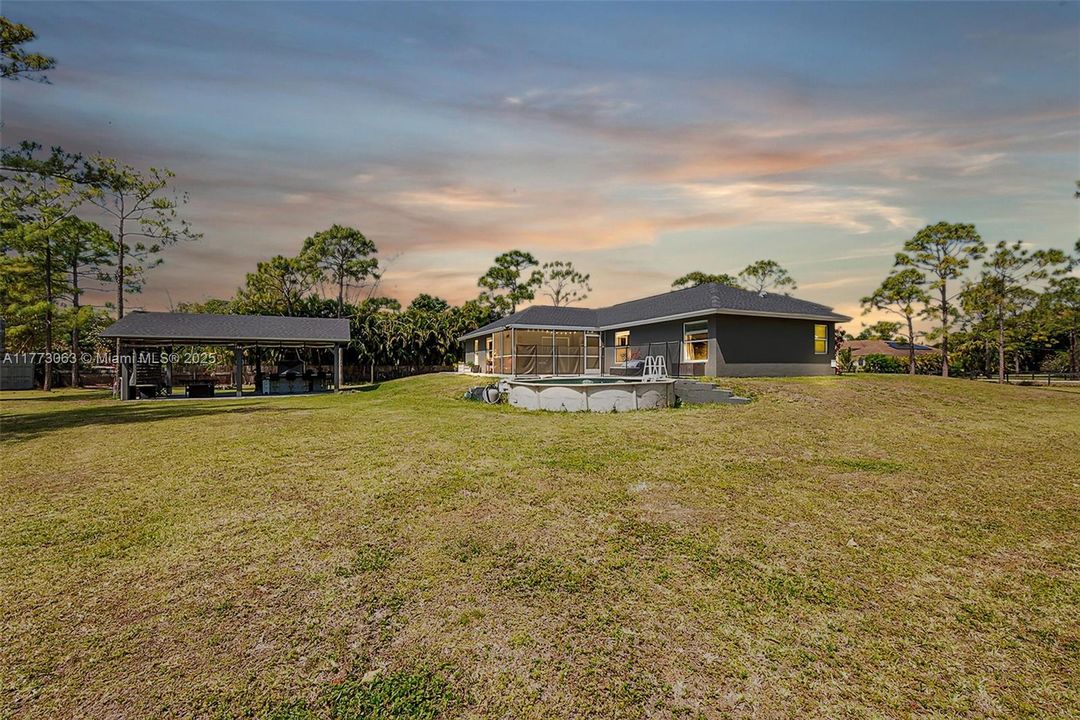 Vendido Recientemente: $629,999 (3 camas, 2 baños, 1541 Pies cuadrados)