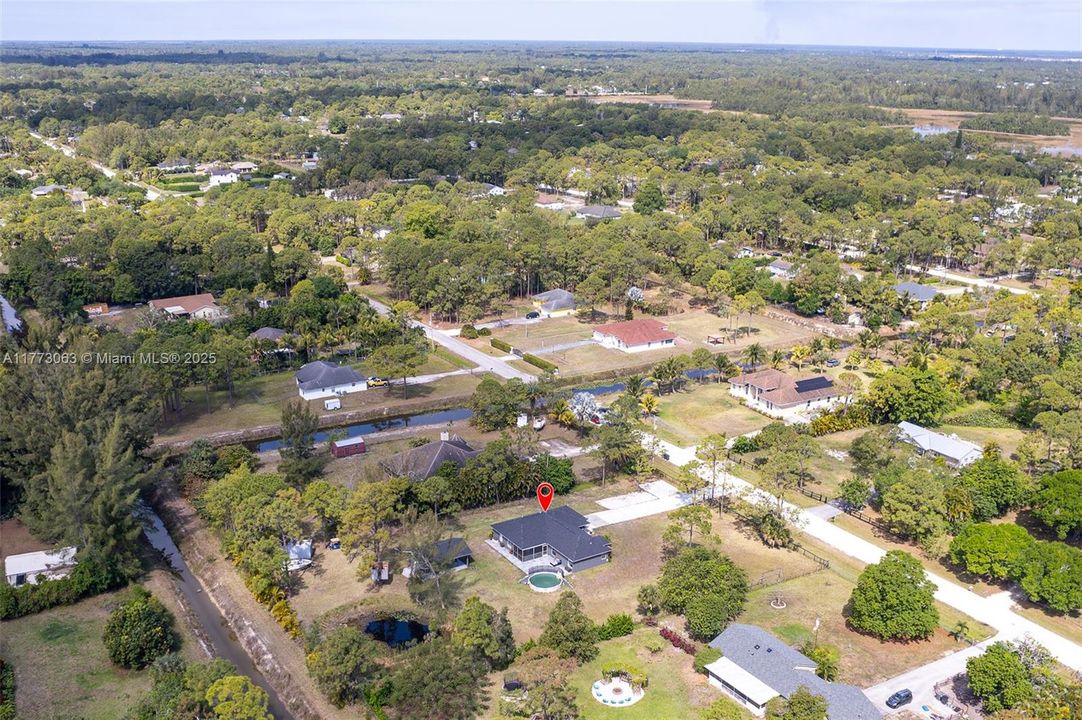 Vendido Recientemente: $629,999 (3 camas, 2 baños, 1541 Pies cuadrados)