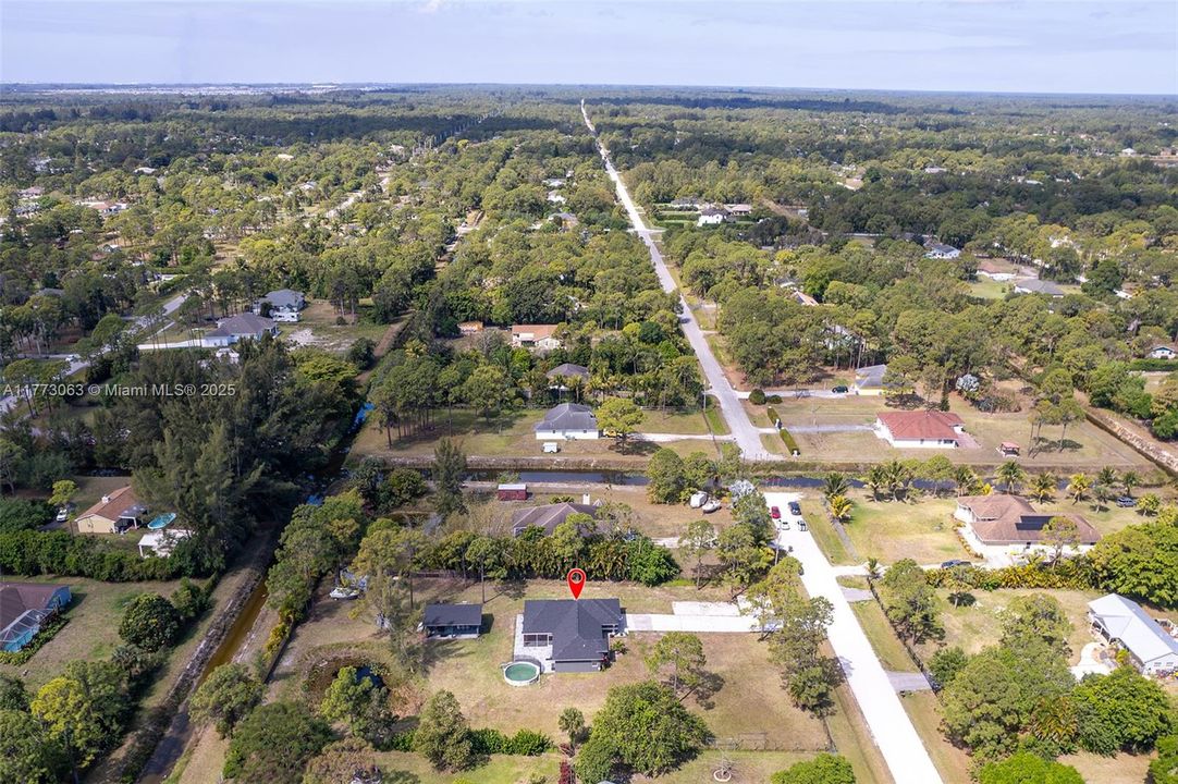 Vendido Recientemente: $629,999 (3 camas, 2 baños, 1541 Pies cuadrados)