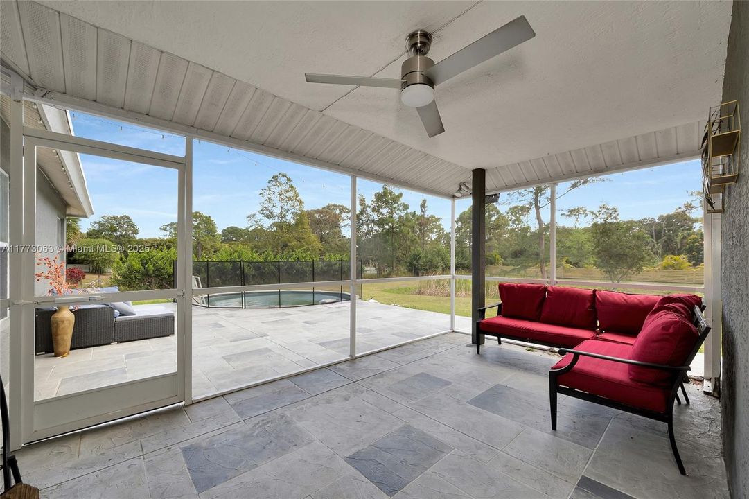 Vendido Recientemente: $629,999 (3 camas, 2 baños, 1541 Pies cuadrados)