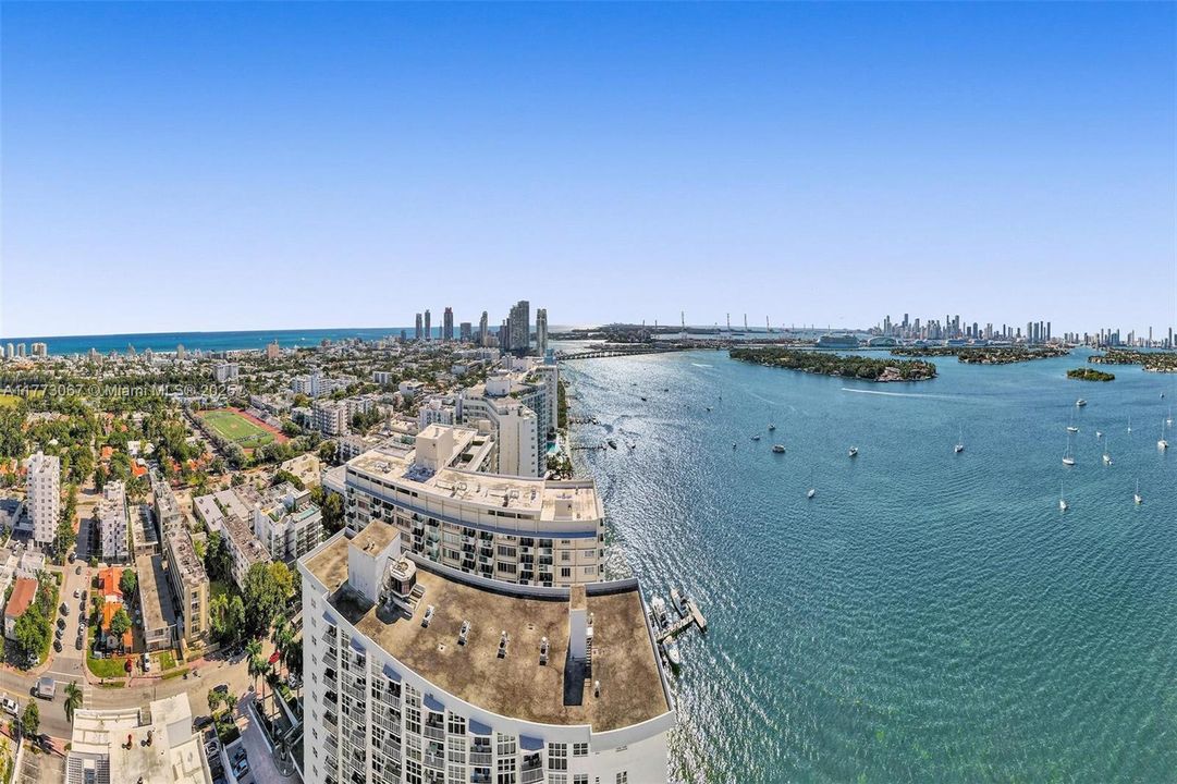 For Sale: $415,000 (2 beds, 1 baths, 983 Square Feet)