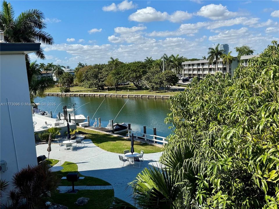 最近租的: $2,150 (2 贝兹, 2 浴室, 840 平方英尺)