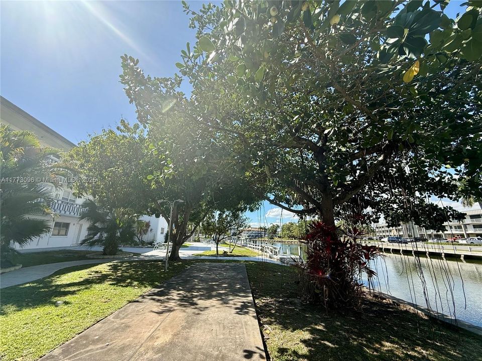 最近租的: $2,150 (2 贝兹, 2 浴室, 840 平方英尺)