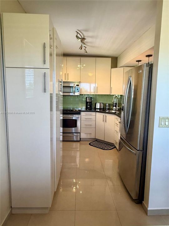 最近租的: $2,150 (2 贝兹, 2 浴室, 840 平方英尺)