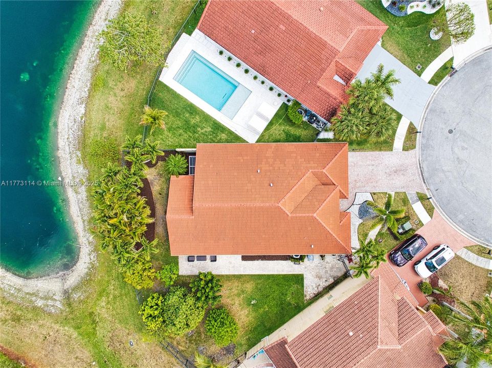 Recently Sold: $664,000 (4 beds, 2 baths, 1797 Square Feet)