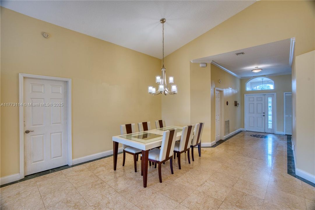 Recently Sold: $664,000 (4 beds, 2 baths, 1797 Square Feet)