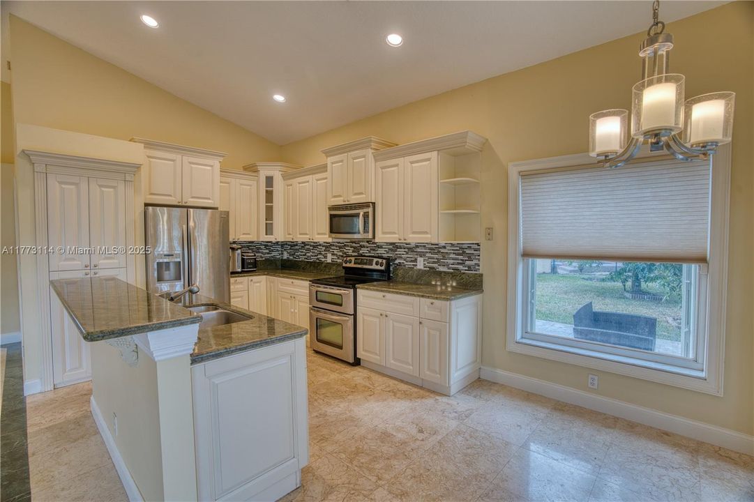 Recently Sold: $664,000 (4 beds, 2 baths, 1797 Square Feet)