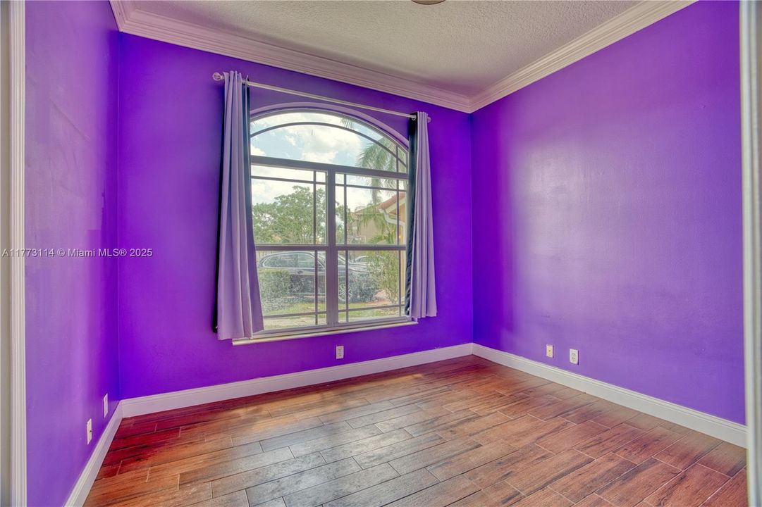 Recently Sold: $664,000 (4 beds, 2 baths, 1797 Square Feet)