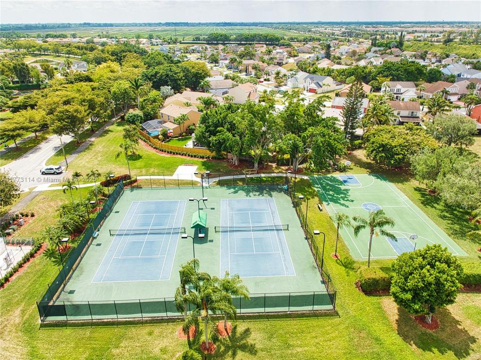 Recently Sold: $664,000 (4 beds, 2 baths, 1797 Square Feet)