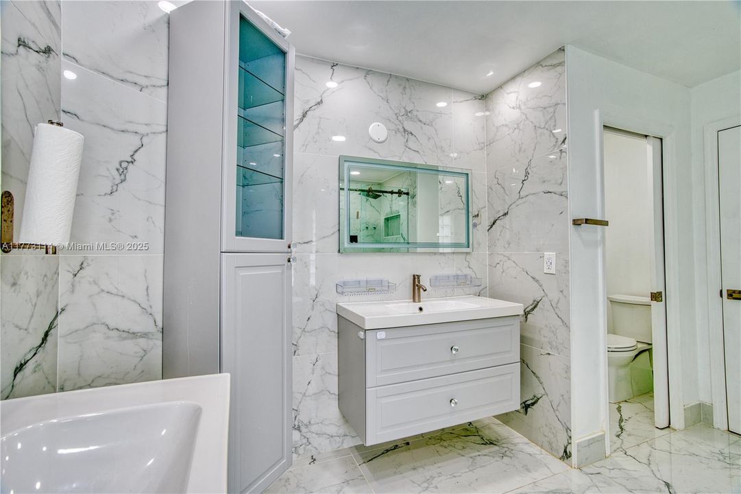 Recently Sold: $664,000 (4 beds, 2 baths, 1797 Square Feet)