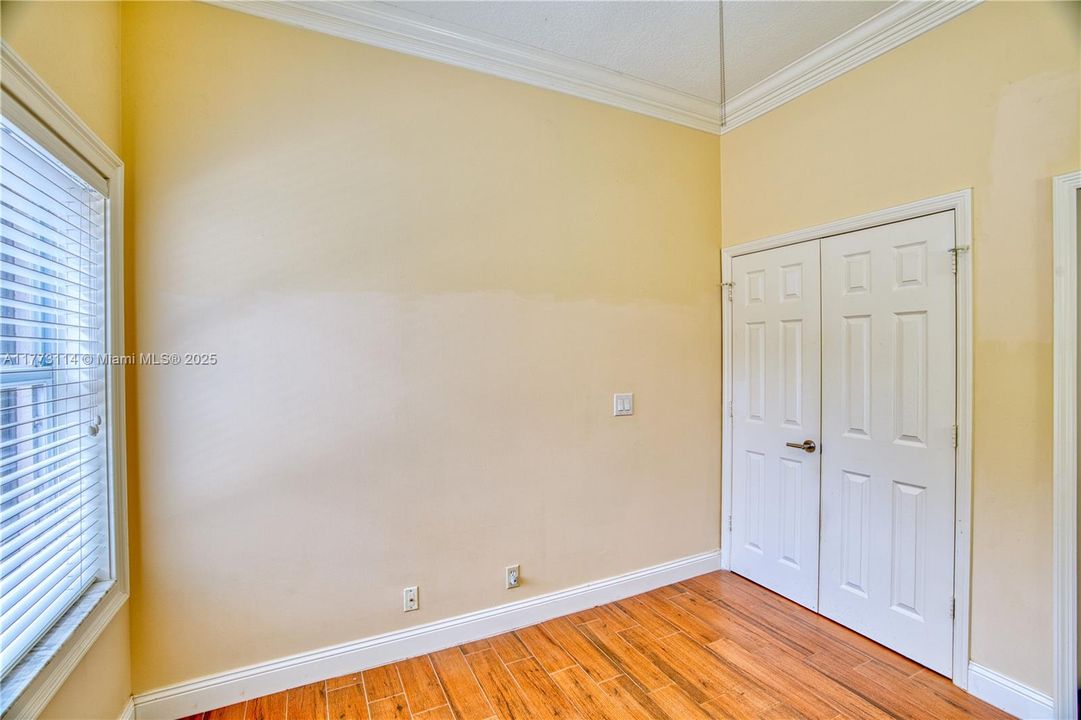 Recently Sold: $664,000 (4 beds, 2 baths, 1797 Square Feet)