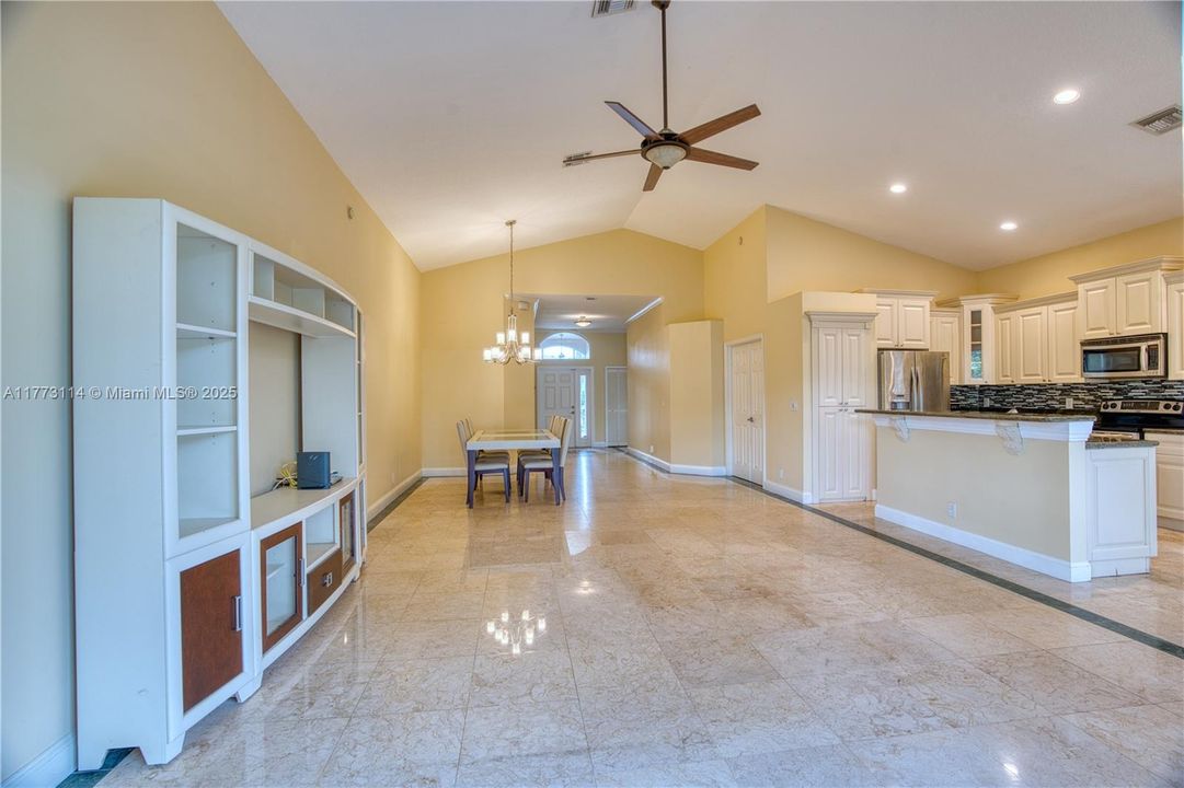 Recently Sold: $664,000 (4 beds, 2 baths, 1797 Square Feet)