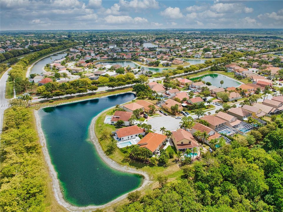 Recently Sold: $664,000 (4 beds, 2 baths, 1797 Square Feet)