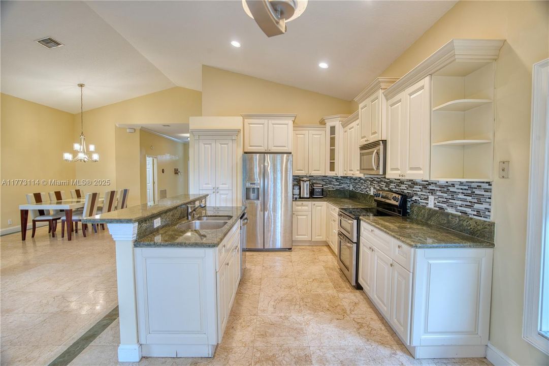 Recently Sold: $664,000 (4 beds, 2 baths, 1797 Square Feet)