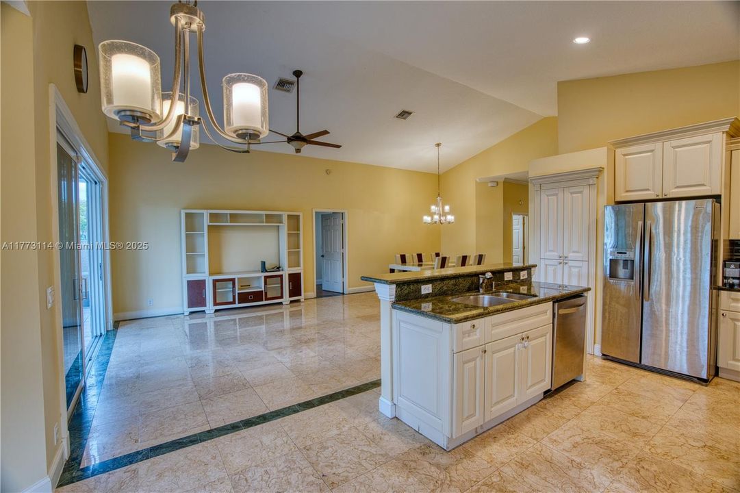 Recently Sold: $664,000 (4 beds, 2 baths, 1797 Square Feet)