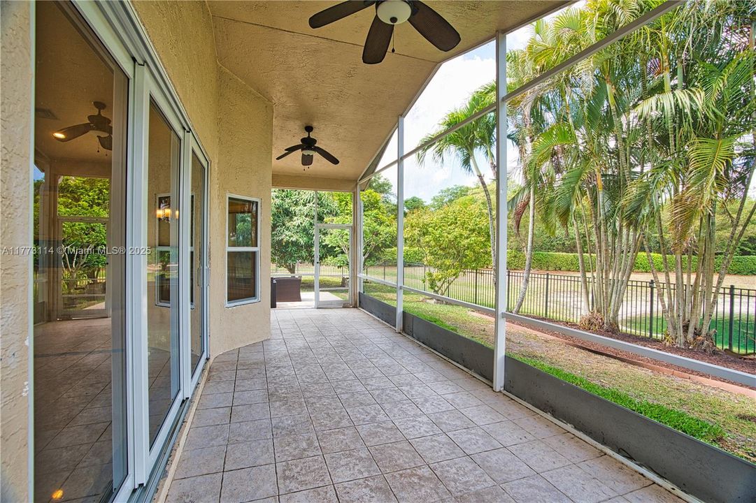 Recently Sold: $664,000 (4 beds, 2 baths, 1797 Square Feet)