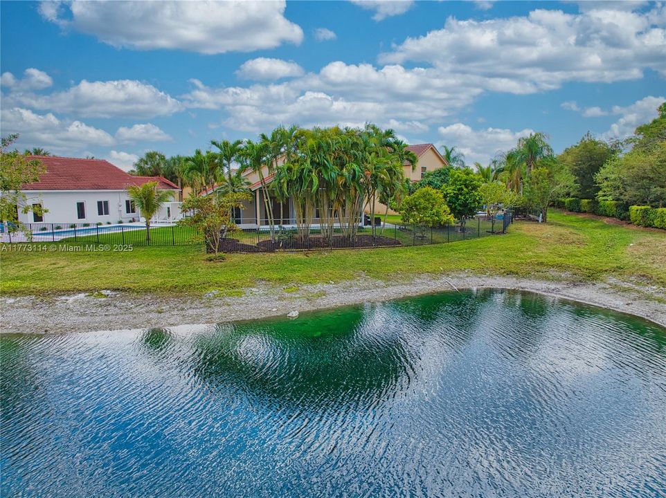 Recently Sold: $664,000 (4 beds, 2 baths, 1797 Square Feet)