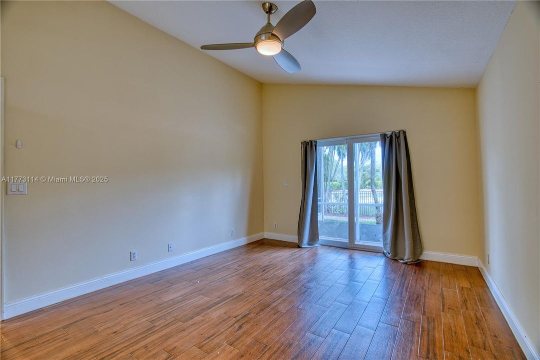 Recently Sold: $664,000 (4 beds, 2 baths, 1797 Square Feet)