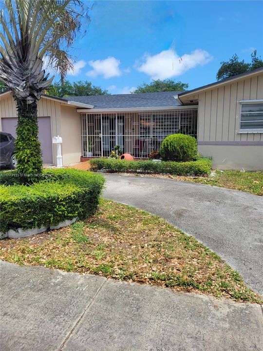 Recently Sold: $745,000 (4 beds, 3 baths, 1821 Square Feet)