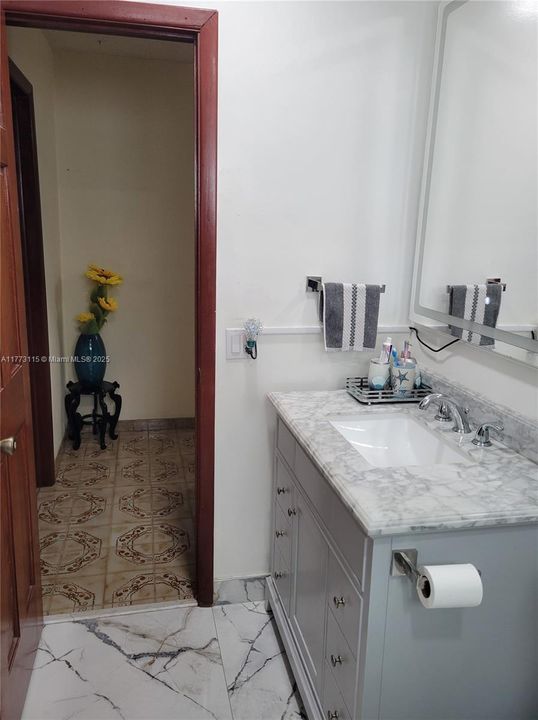 Recently Sold: $745,000 (4 beds, 3 baths, 1821 Square Feet)