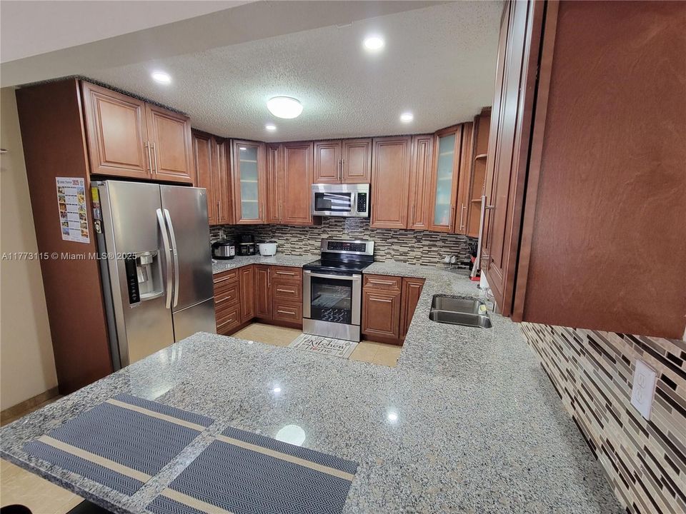 Recently Sold: $745,000 (4 beds, 3 baths, 1821 Square Feet)