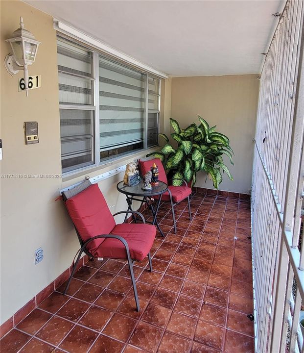 Recently Sold: $745,000 (4 beds, 3 baths, 1821 Square Feet)