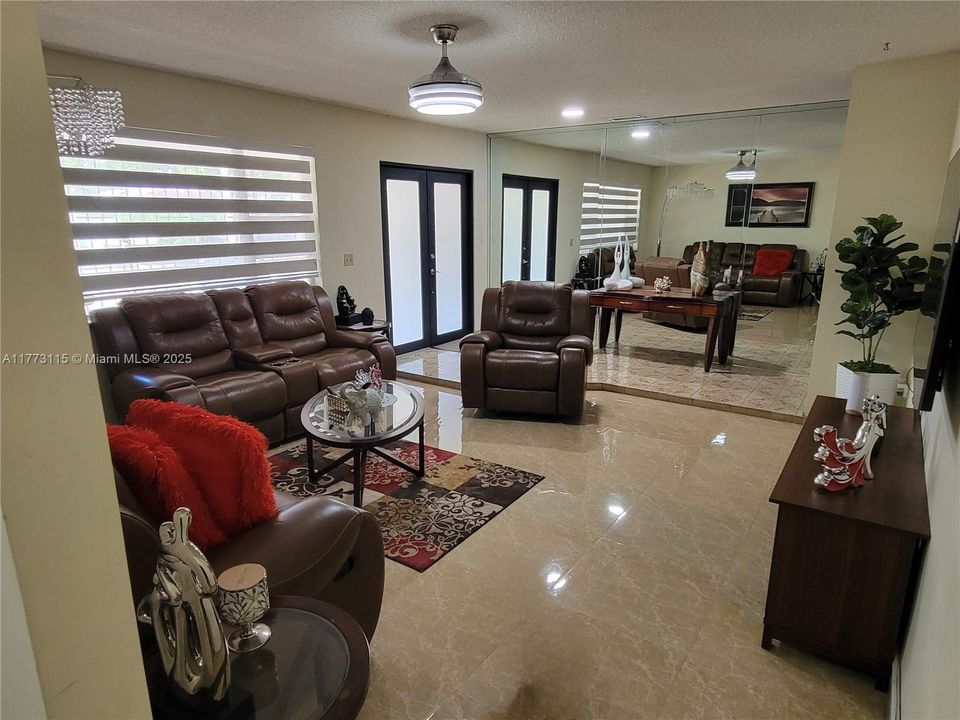 Recently Sold: $745,000 (4 beds, 3 baths, 1821 Square Feet)