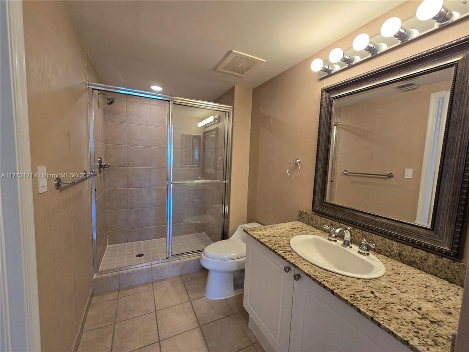 Под контрактом: $3,100 (2 спален, 2 ванн, 1245 Квадратных фут)