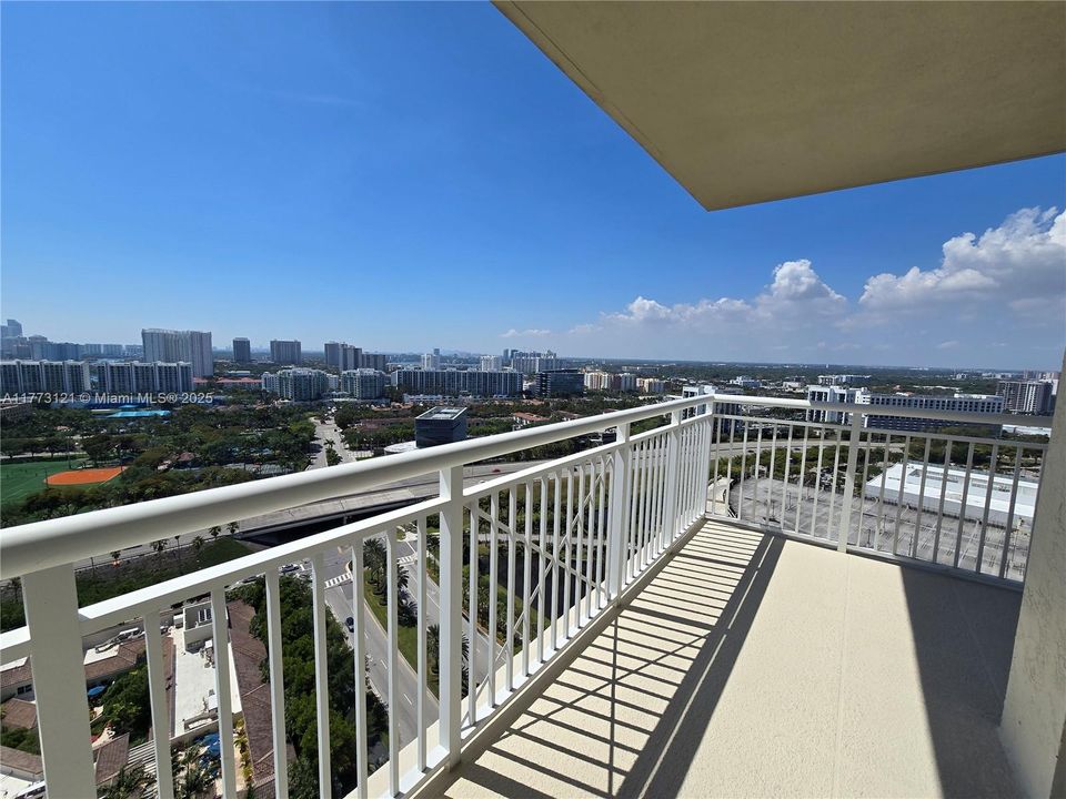 Под контрактом: $3,100 (2 спален, 2 ванн, 1245 Квадратных фут)