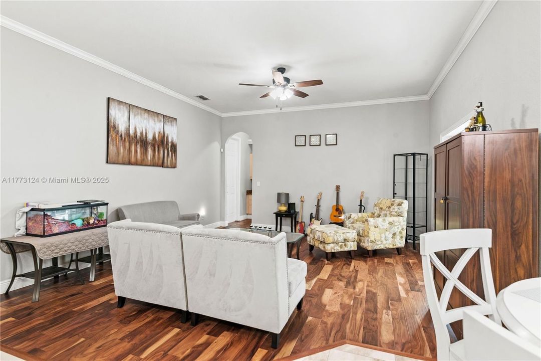 Недавно продано: $549,900 (5 спален, 4 ванн, 0 Квадратных фут)