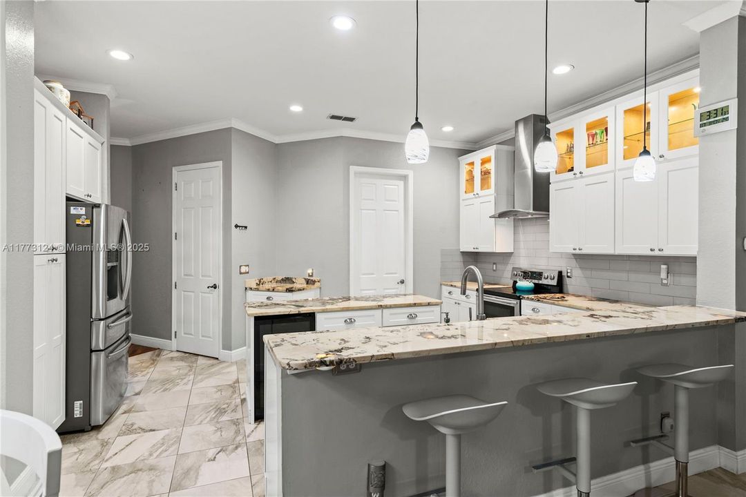 Недавно продано: $549,900 (5 спален, 4 ванн, 0 Квадратных фут)