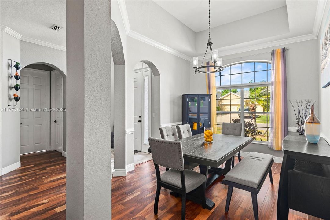 Недавно продано: $549,900 (5 спален, 4 ванн, 0 Квадратных фут)